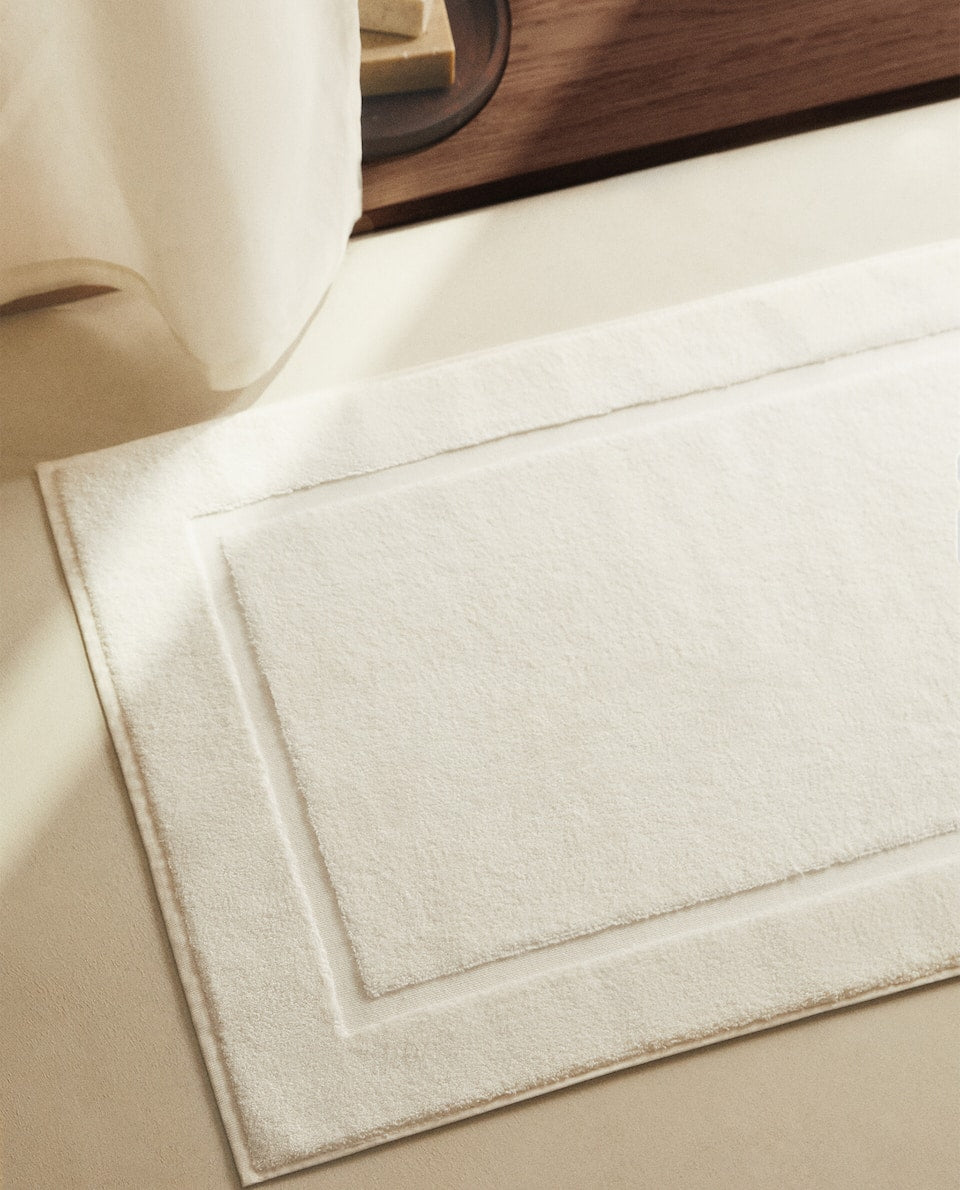 White Non-Slip Soft Bath Mat