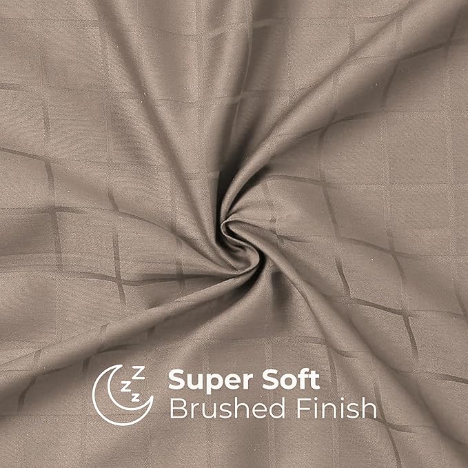 Smokey Window Checked Bedsheet with Pillow Cover