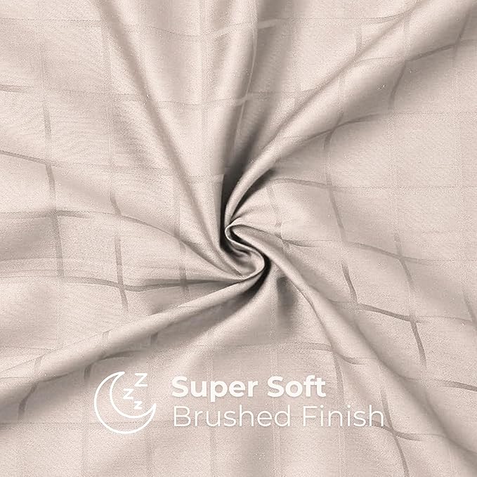 Pearl Window Checked Bedsheet with Pillow Cover